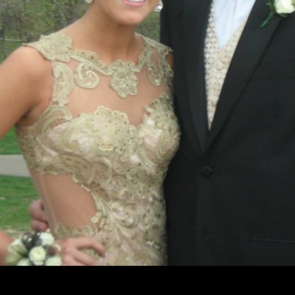 Dave and Johnny prom dress - Picture 2 of 4